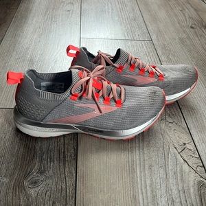 Brooks Ricochet size 8
